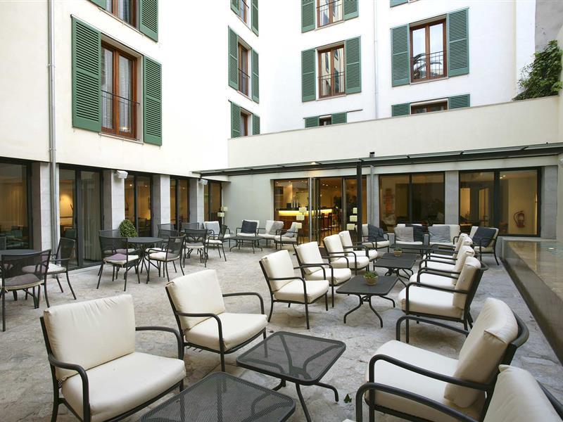 Petit Palace Tres 4* Palma
